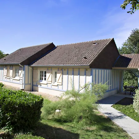 Village Pierre & Normandy Garden Апарт-отель