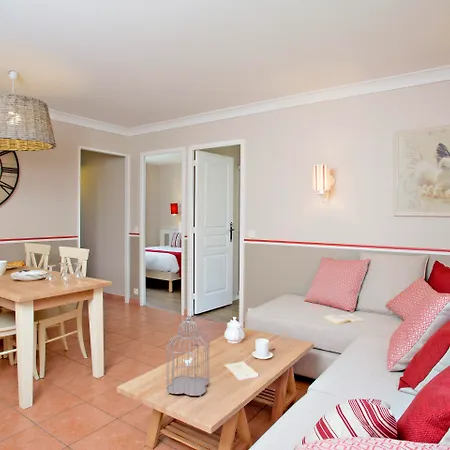 Village Pierre & Normandy Garden Бранвиль