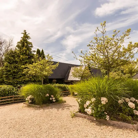Village Pierre & Normandy Garden Branville
