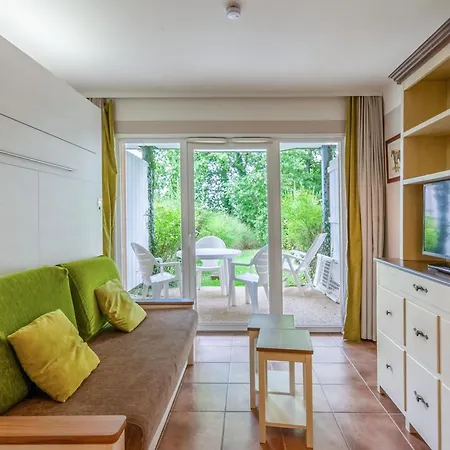 Lejlighedshotel Village Pierre & Normandy Garden Branville