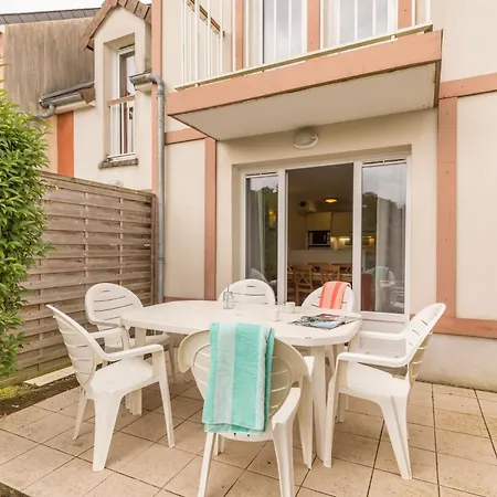 Village Pierre & Normandy Garden 3* Branville