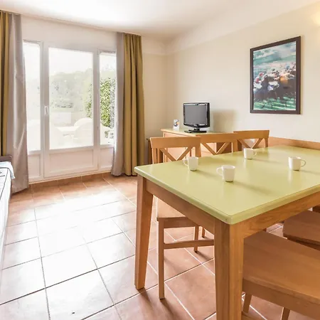 Village Pierre & Normandy Garden Апарт-отель