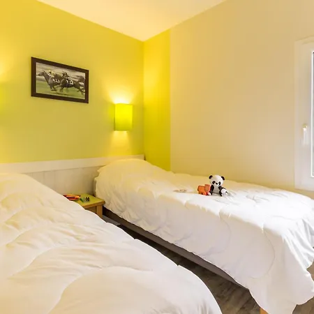 Apartmanhotel Village Pierre & Normandy Garden 3*