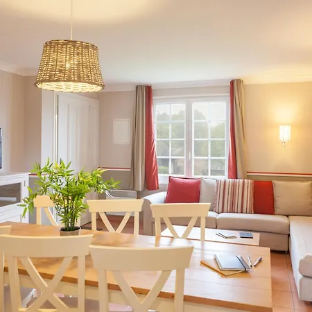 Apartmanhotel Village Pierre & Normandy Garden Branville