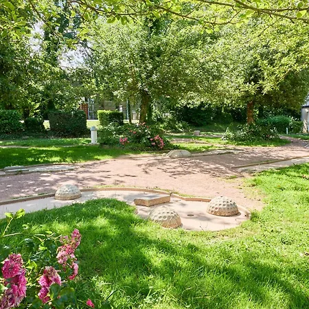 Aparthotel Village Pierre & Normandy Garden