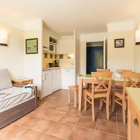 Apartmanhotel Village Pierre & Normandy Garden Branville