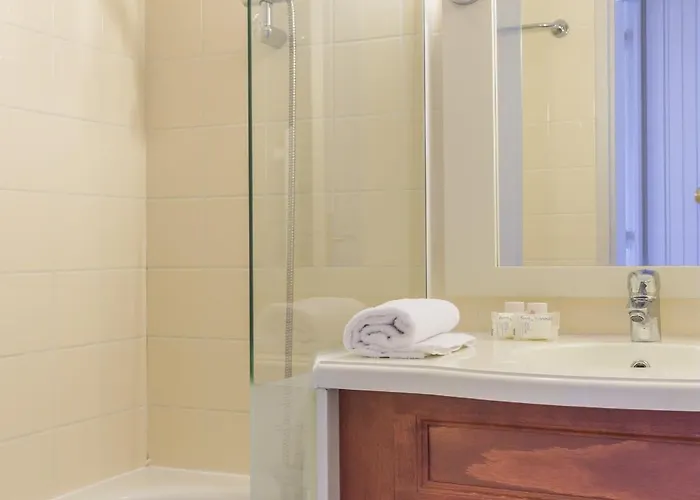 Village Pierre & Normandy Garden Apart Otel Branville