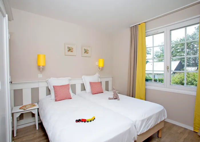 Village Pierre & Normandy Garden Appart hôtel 3*