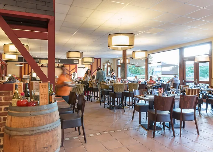 Village Pierre & Normandy Garden Branville