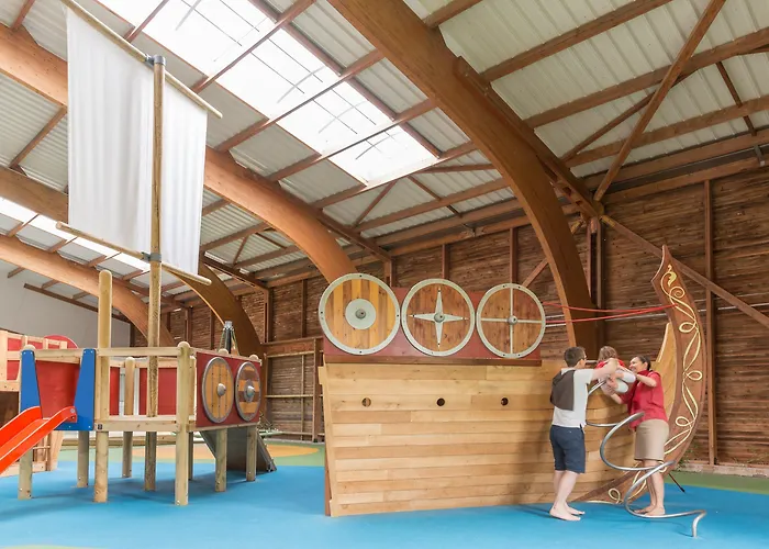 Village Pierre & Normandy Garden Branville