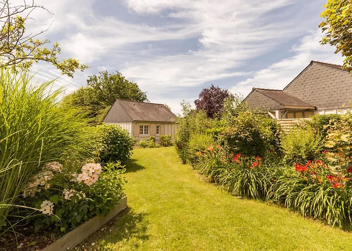 Village Pierre & Normandy Garden 3* Branville