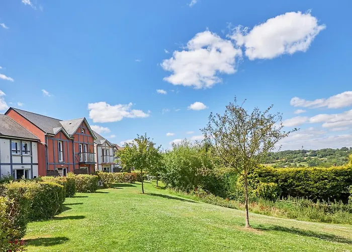 Appart hôtel Village Pierre & Normandy Garden