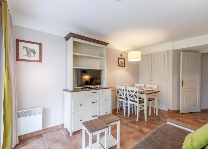 Appart hôtel Village Pierre & Normandy Garden