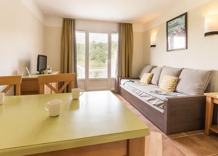 Village Pierre & Normandy Garden Apart Otel Branville