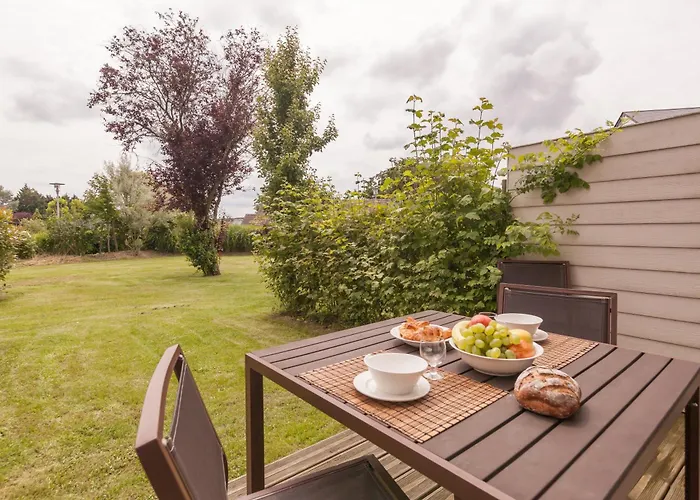 Village Pierre & Normandy Garden Branville