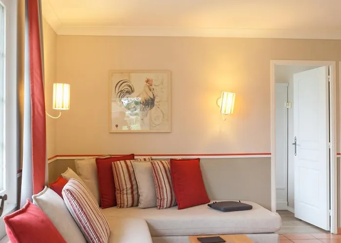 Apart Otel Village Pierre & Normandy Garden Branville