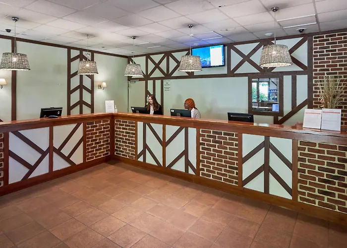 Appart hôtel Village Pierre & Normandy Garden