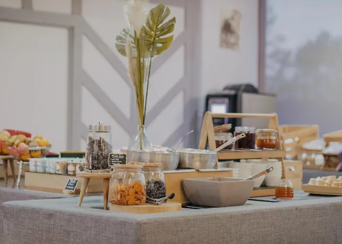 Village Pierre & Normandy Garden Apart Otel Branville